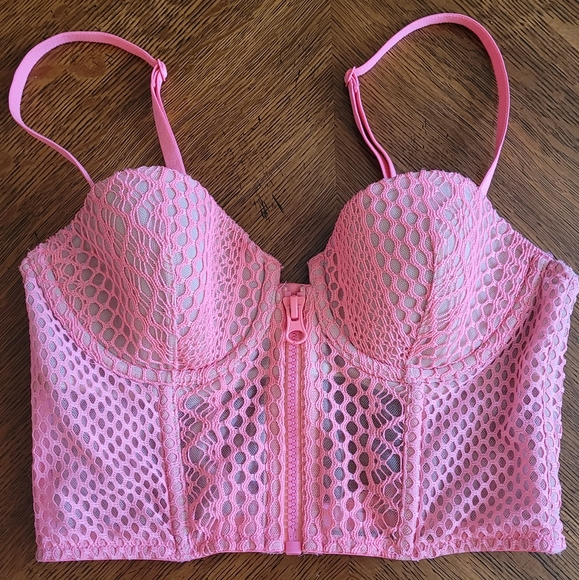 LIKE NEW RARE 34b Victoria's Secret Pushup Very Sexy Lined Demi w/ Boning - Picture 4 of 15